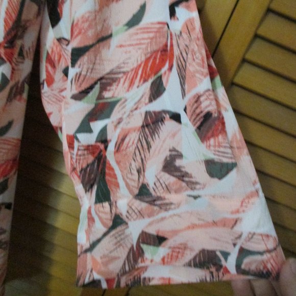 Chaus top peachy color 3/4 length sleeve V neck like new blouse size XXL - Picture 6 of 8